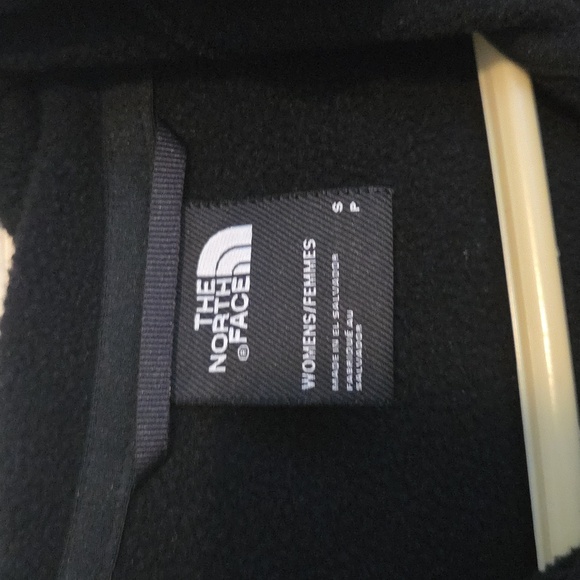 North Face Womens S Jacket - Picture 2 of 4